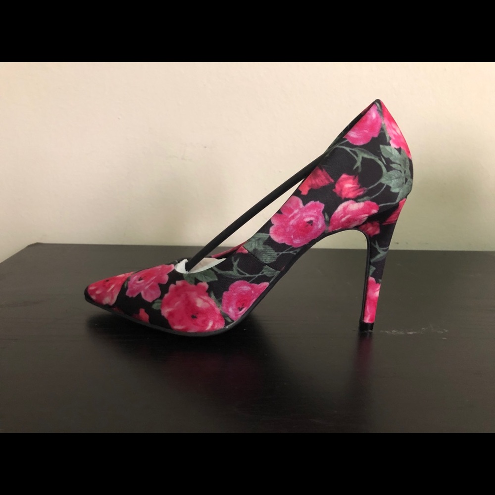 Shoes size 5
